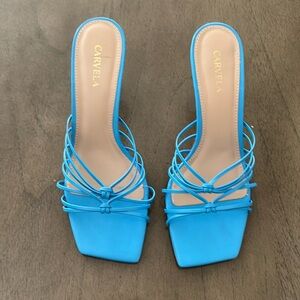 🆕 Carvela strappy leather sandals in blue 37 EU